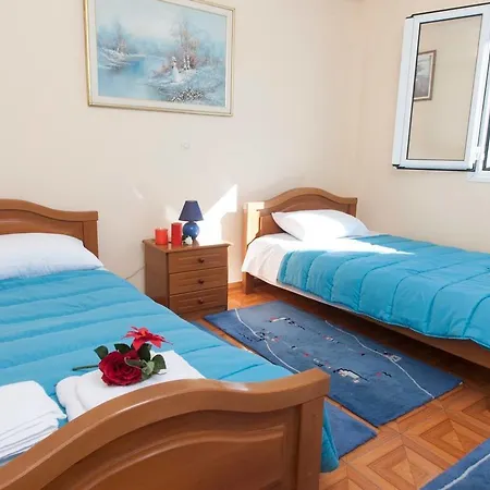 Greenhouse In The City And Close To The Beach Apartment Kalamata